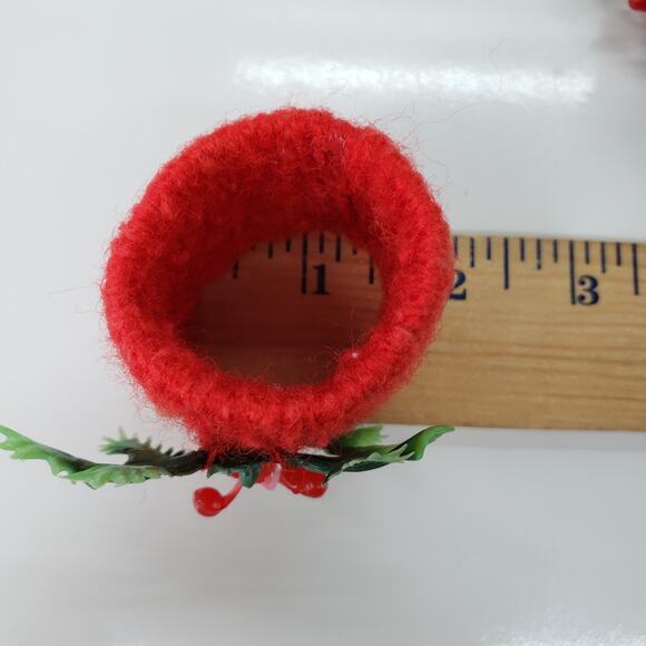 Vintage 1970s ? MCM 4 Napkin Rings Yarn Wrap Red Plastic Holly Christmas Holiday - Picture 9 of 9